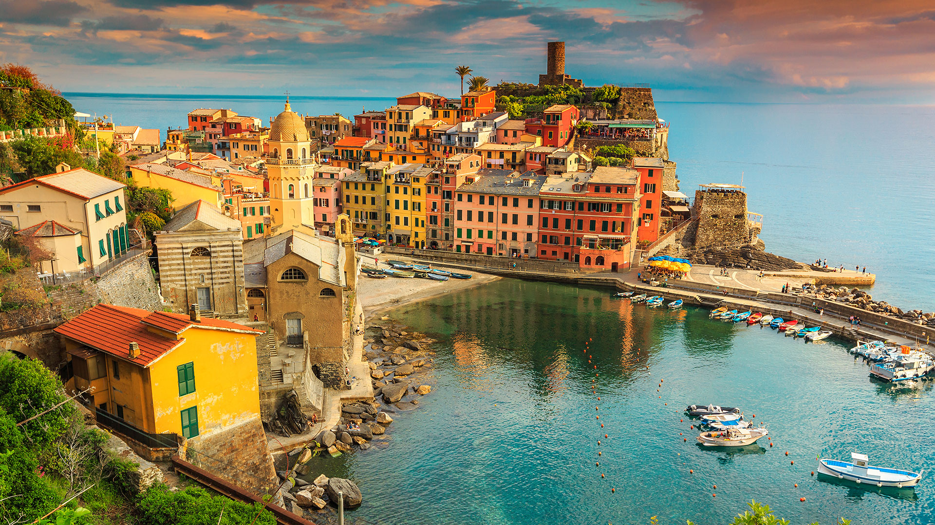 Colourful harbour village of Vernazza on the Cinque Terre coast